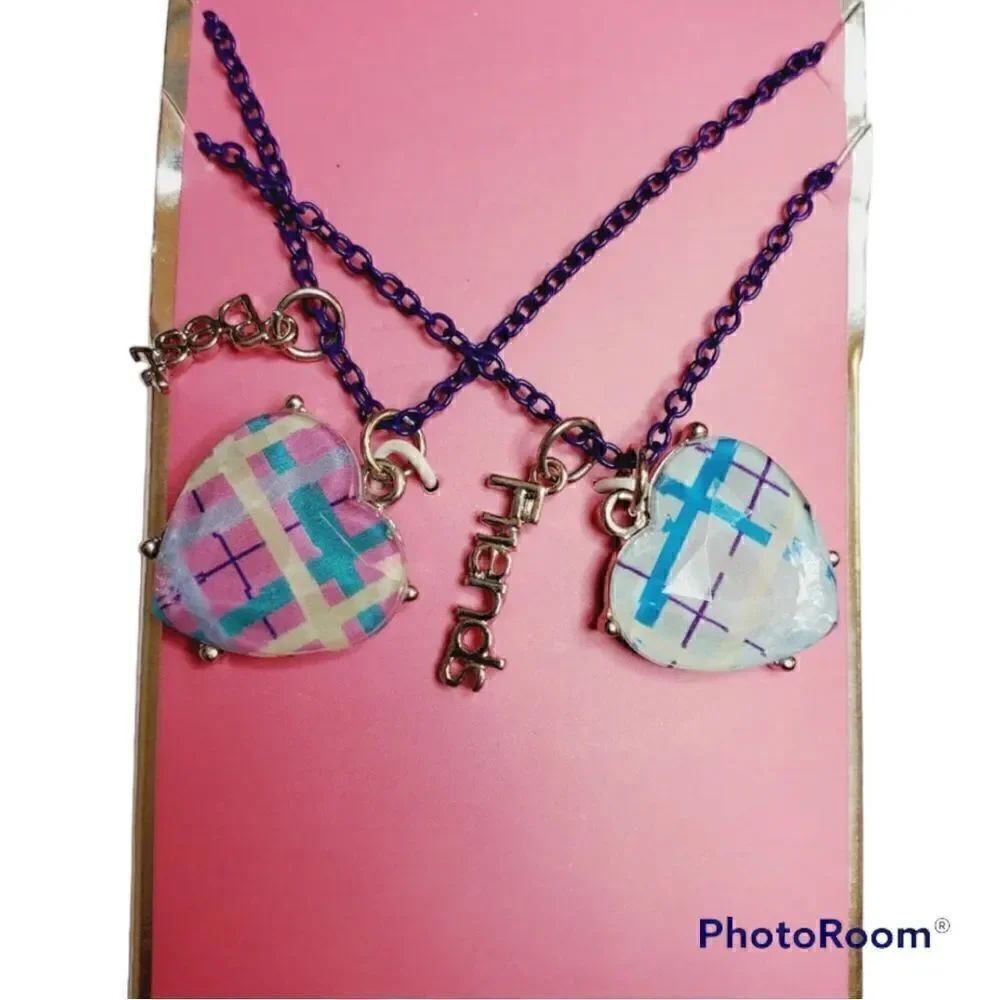 🌼🌼Fun Fashion Best Friends necklace NWOT🌼🌼